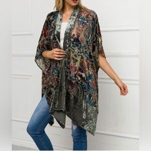 NEW Mystree * Velvet Boho Kimono, Floral pattern, One size